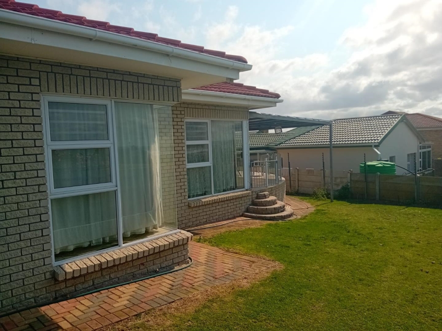 3 Bedroom Property for Sale in Stilbaai Western Cape